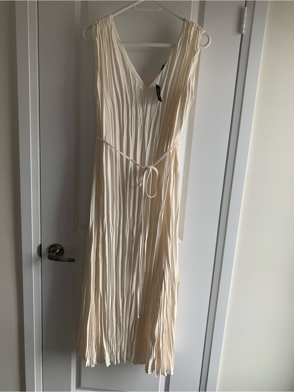 RW&CO. Cream Pleated V-Neck Maxi Dress, Large